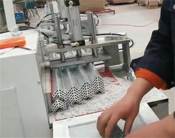 全自動角碼鋸 全自動角碼鋸