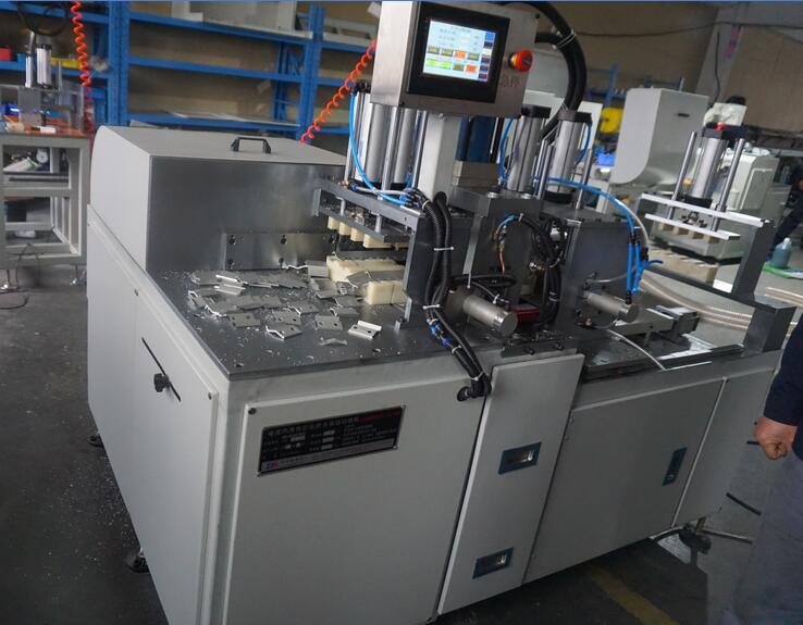 案例|太陽能光伏邊/中壓塊沖孔鋸切，一臺沖切一體機搞定